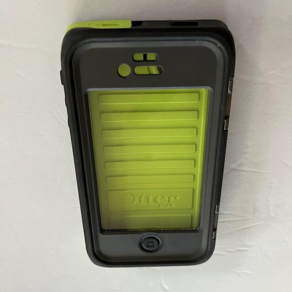 Otterbox Armor for iPhone 4/4s - Picture 1 of 8